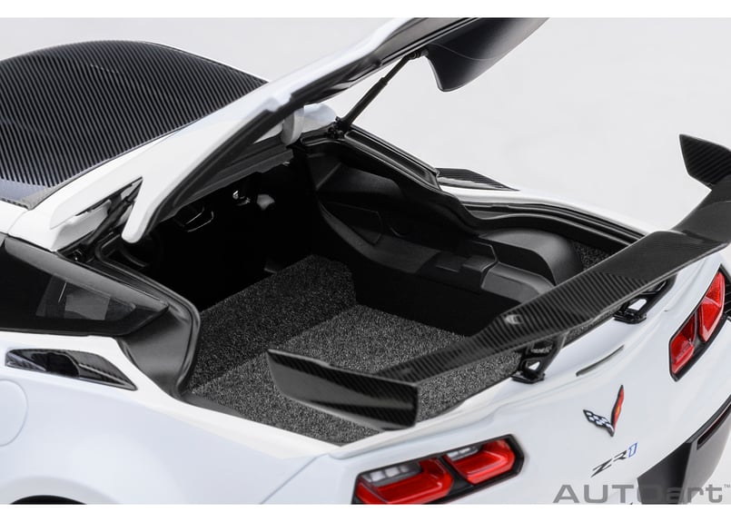 AUTOart 1/18 シボレー コルベット (C7) ZR1 (ホワイト AUTOart 1/18 シボレー コルベット (C7) ZR1 (ホワイト