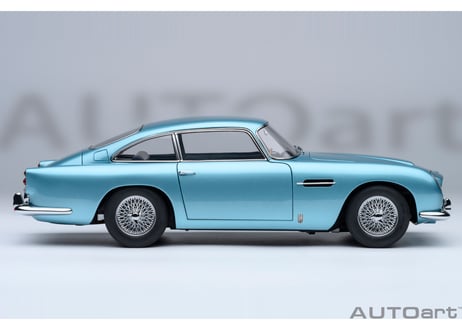 AUTOart 1/18　アストンマーチン DB5 （ライトブルー・パール）　70288