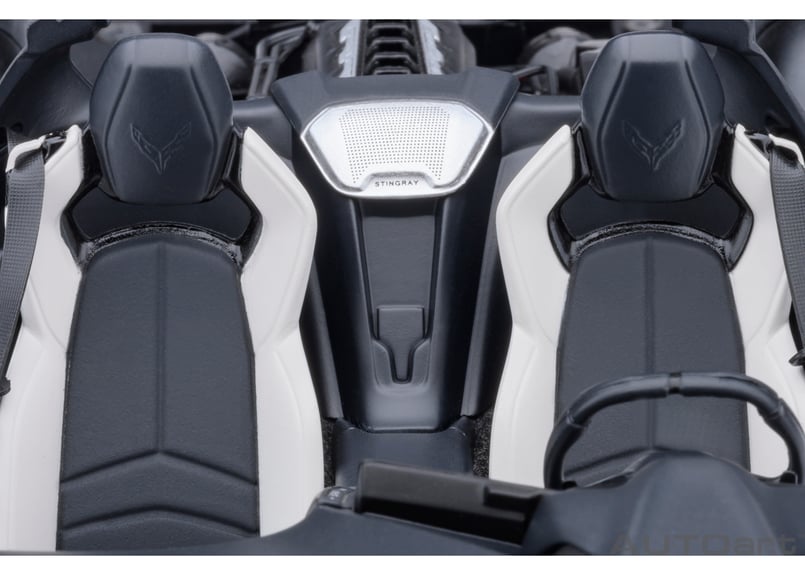 Amazon | AUTOart 1/18 シボレー コルベット (C8) スティングレイ Z51 レッド 完成品 | ミニカー・ダイキャストカー |  ホビー