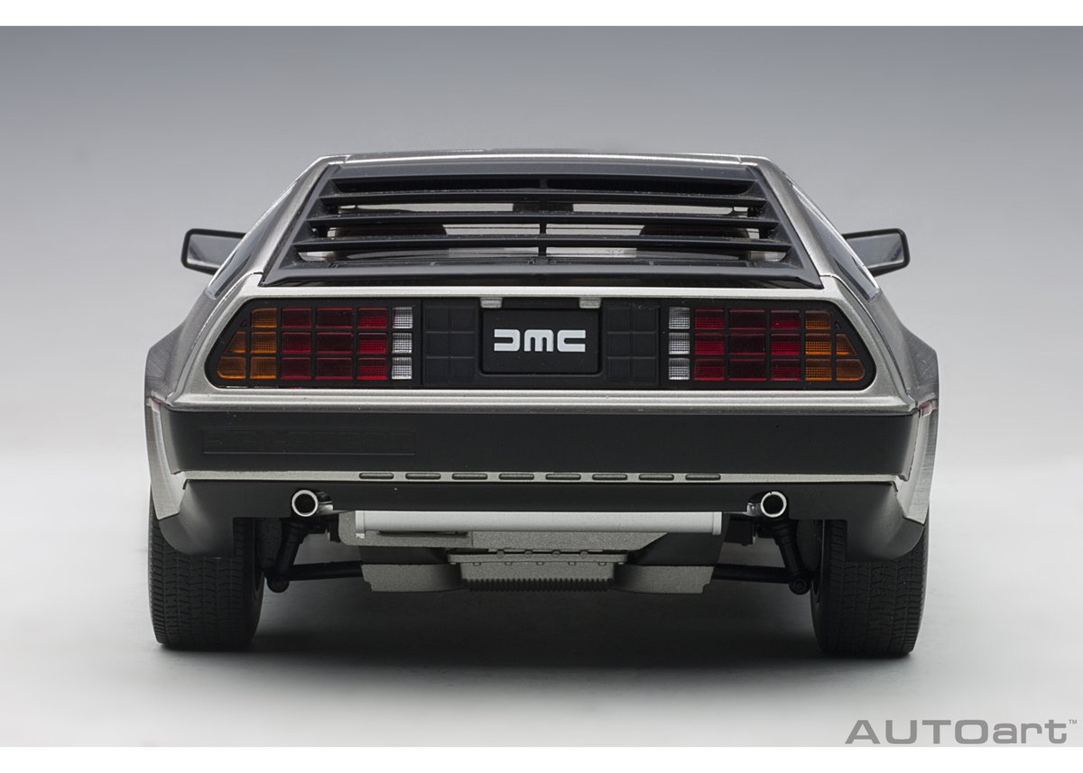 AUTOart デロリアン DMC サテンシルバー AUT