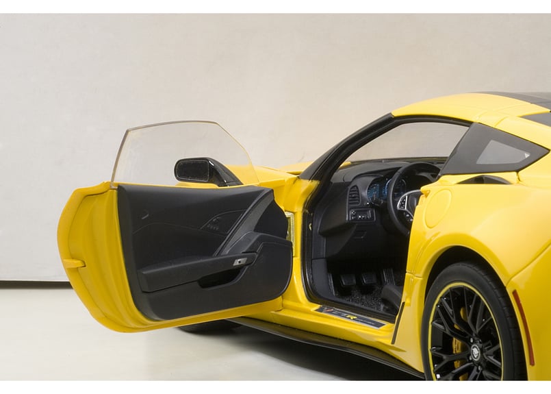 AUTOart 1/18 シボレー コルベット (C7) Z06 C7.R エディション (イ