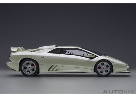 AUTOart 1/18　ランボルギーニ ディアブロ SE30 イオタ （BALLOON WHITE／パール・ホワイト）　79141