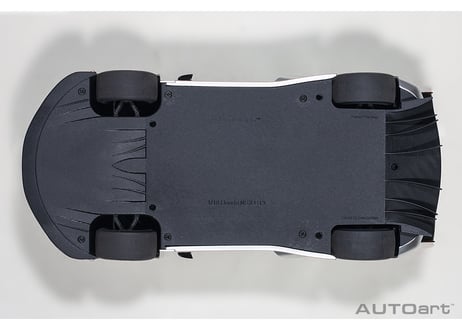 AUTOart 1/18　ホンダ NSX GT3 2018 （ハイパー・シルバー）＊開閉無　81897