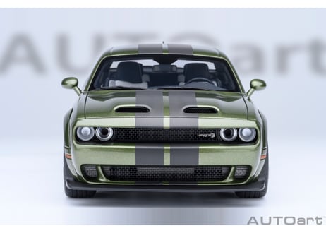 AUTOart 1/18　ダッジ チャレンジャー SRT ジェイルブレイク 2022 （メタリック・グリーン／カーボンブラック・ストライプ ＜F8 GREEN＞）　71761