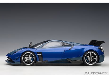 AUTOart 1/18　パガーニ ウアイラ BC （メタリック・ブルー／ブルー・カーボン）　78277