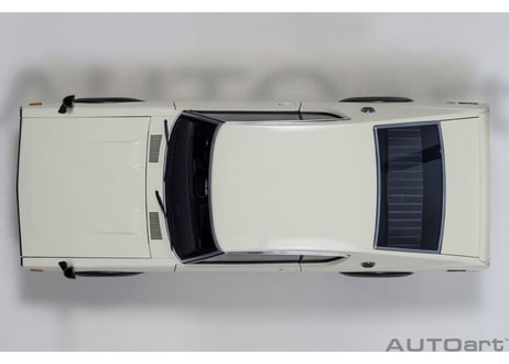 AUTOart 1/18　日産 スカイライン 2000GT-R （KPGC110） チューンド・バージョン （ホワイト）　77467