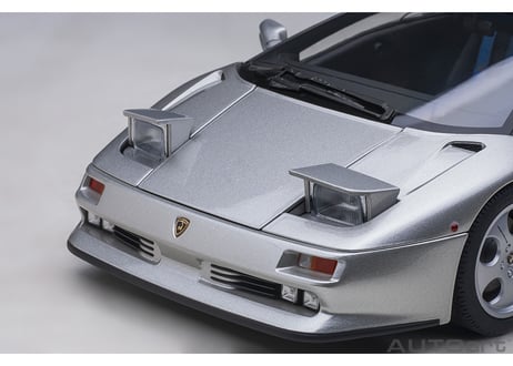 AUTOart 1/18　ランボルギーニ ディアブロ SE30 イオタ （TITANIO／メタリック・シルバー）　79143