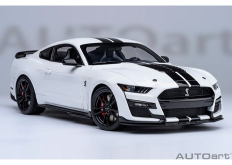 AUTOart 1/18　フォード マスタング シェルビー GT500 （ホワイト／ブラック・ストライプ）　73095