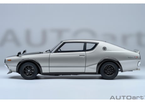 ”オンラインストア限定モデル”　AUTOart 1/18　日産 スカイライン 2000GT-R （KPGC110） チューンド・バージョン（シルバー／カーボン・ボンネット）　77477