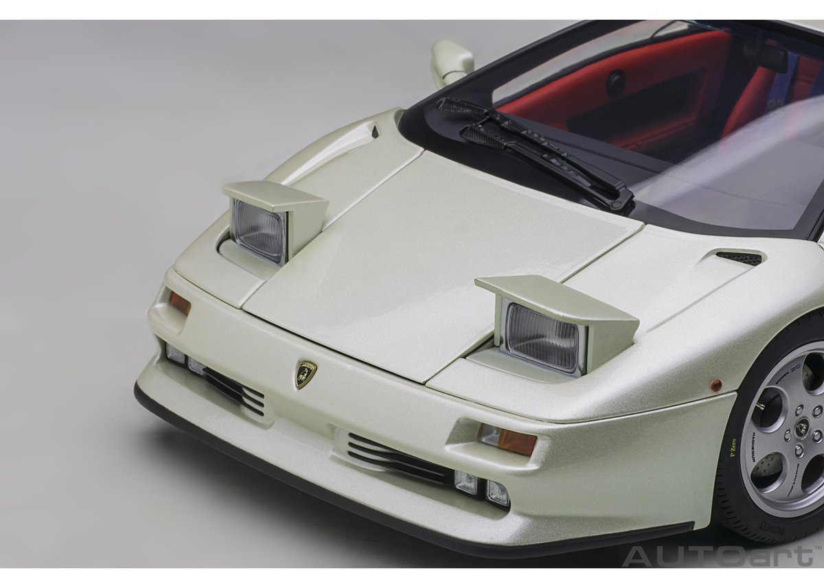 AUTOart 1/18 ランボルギーニ ディアブロ SE30 イオタ （BALLOON WH