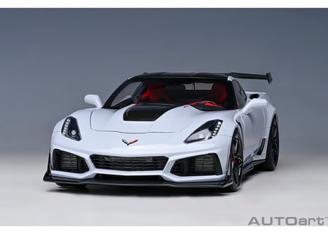 AUTOart 1/18　シボレー コルベット （C7） ZR1 （グレー・メタリック）　71277