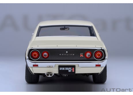 AUTOart 1/18　日産 スカイライン 2000GT-R （KPGC110） チューンド・バージョン （ホワイト）　77467
