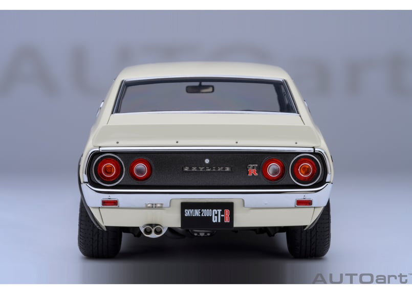 AUTOart 1/18 日産 スカイライン 2000GT-R (KPGC110 AUTOart 1/18 日産 スカイライン 2000GT-R (KPGC110