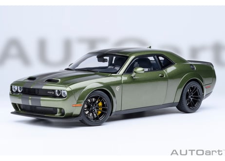 AUTOart 1/18　ダッジ チャレンジャー SRT ジェイルブレイク 2022 （メタリック・グリーン／カーボンブラック・ストライプ ＜F8 GREEN＞）　71761