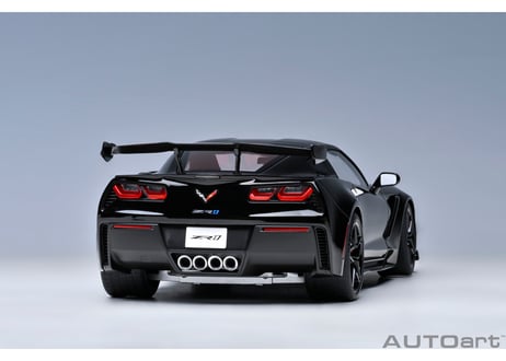 AUTOart 1/18　シボレー コルベット （C7） ZR1 （ブラック）　71276
