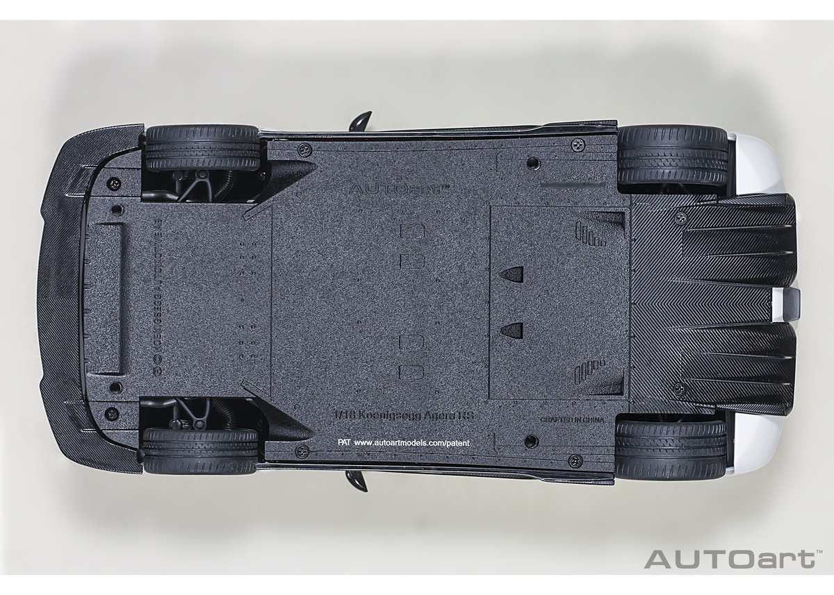 AUTOart 1/18 ケーニグセグ アゲーラ RS (ホワイト/カーボン AUTOart 1/18 ケーニグセグ アゲーラ RS (ホワイト/カーボン
