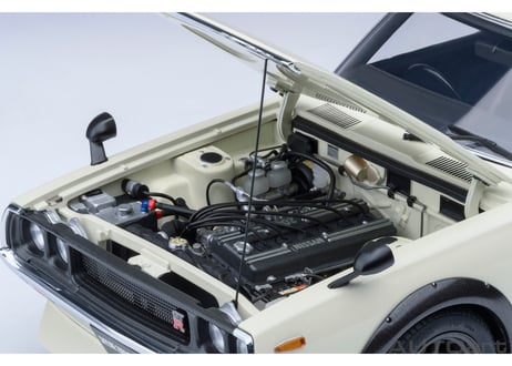 AUTOart 1/18　日産 スカイライン 2000GT-R （KPGC110） チューンド・バージョン （ホワイト）　77467