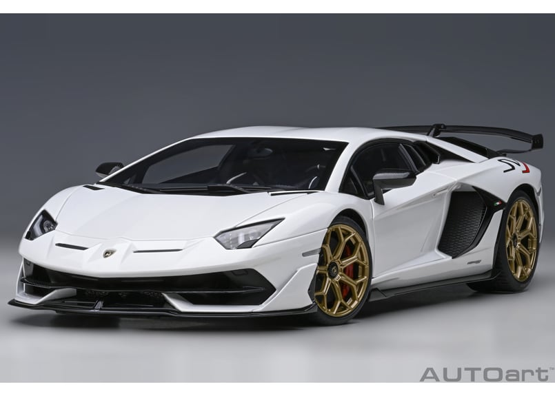 AUTOart 1/18 ランボルギーニ アヴェンタドール SVJ (パール AUTOart 1/18 ランボルギーニ アヴェンタドール SVJ (パール