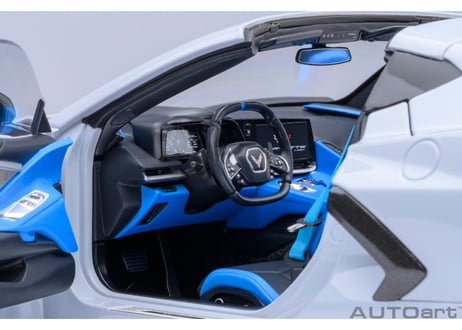 AUTOart 1/18　シボレー コルベット （C8） スティングレイ Z51 （グレー・メタリック）　71284