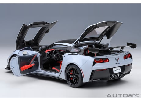 AUTOart 1/18　シボレー コルベット （C7） ZR1 （グレー・メタリック）　71277