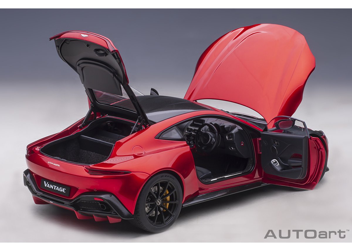 AUTOart 1/18 アストンマーチン ヴァンテージ 2019 （ハイパー・レッド／カーボ