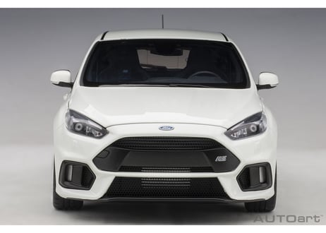 AUTOart 1/18　フォード フォーカス RS （ホワイト）　72951