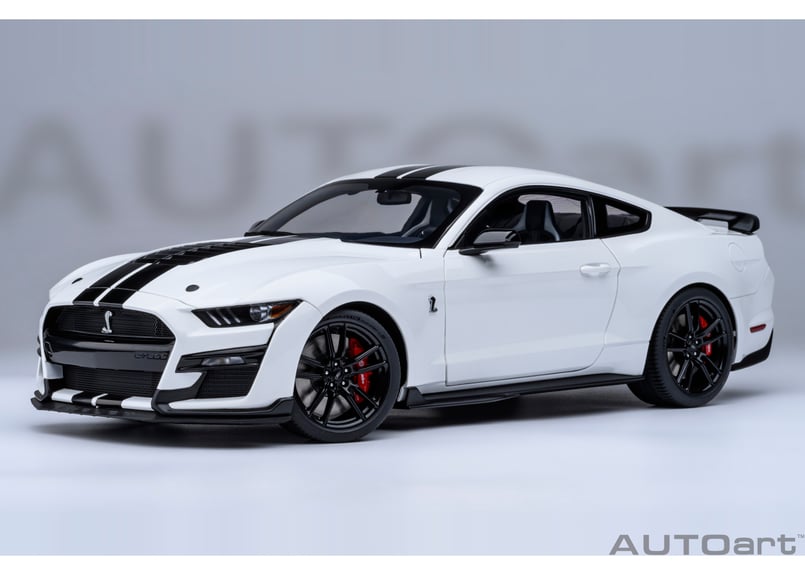 車体のみ】オートアート 1/18 フォード・マスタングGT ミニカー 車体