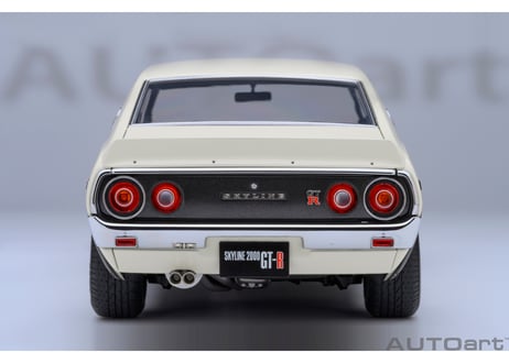 ”オンラインストア限定モデル”　AUTOart 1/18　日産 スカイライン 2000GT-R （KPGC110）チューンド・バージョン（ホワイト／カーボン・ボンネット）　77478