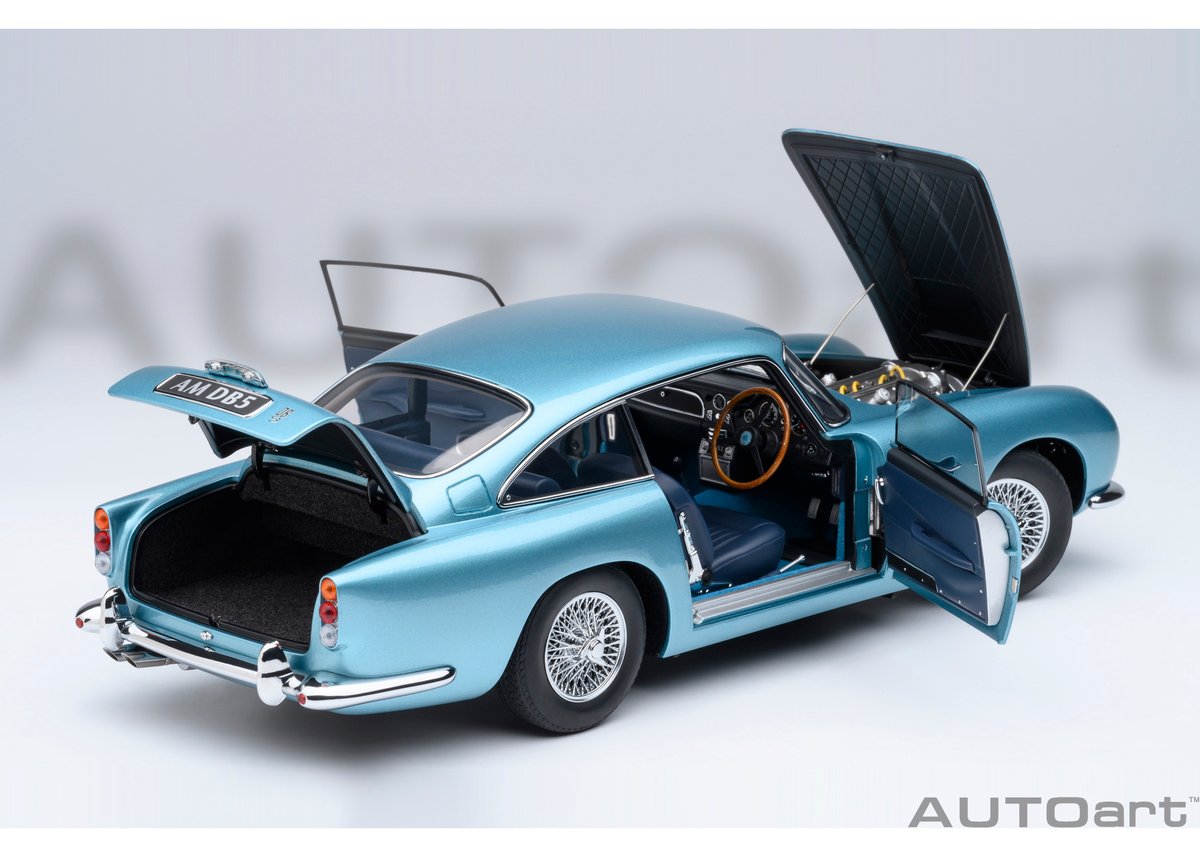 AUTOart 1/18 アストンマーチン DB5 (ライトブルー・パール AUTOart 1/18 アストンマーチン DB5 (ライトブルー・パール
