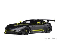 AUTOart 1/18　アストンマーチン ヴァルカン （マット・ブラック／ライムグリーン・ストライプ）　70262