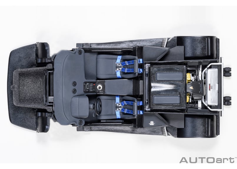 AUTOart 1/18 ランボルギーニ ディアブロ SE30 イオタ AUTOart 1/18 ランボルギーニ ディアブロ SE30 イオタ