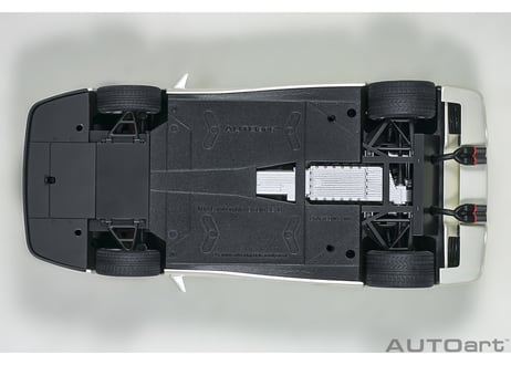AUTOart 1/18　ランボルギーニ ディアブロ SE30 イオタ （BALLOON WHITE／パール・ホワイト）　79141