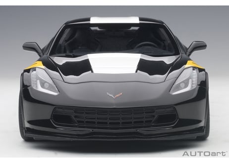 AUTOart 1/18　シボレー コルベット (C7) グランスポーツ (ブラック／ホワイト・ストライプ) ※イエロー・ハッシュマーク　71273