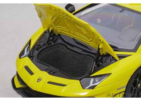 AUTOart 1/18　ランボルギーニ アヴェンタドール SVJ （パール・イエロー）　79175