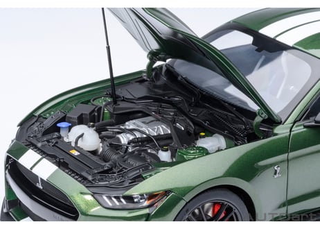 AUTOart 1/18　フォード マスタング シェルビー GT500 （グリーン／ホワイト・ストライプ）　73097
