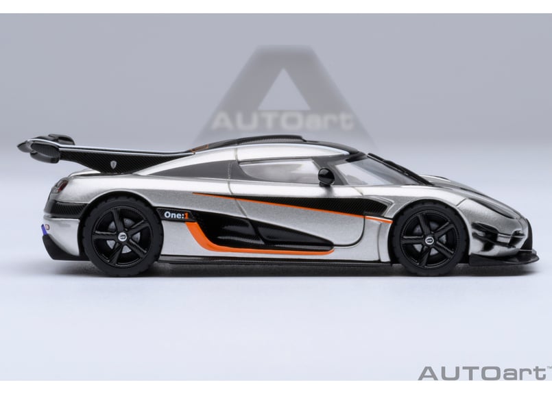 AUTOart 1/64 ケ－ニグセグ One：1 （メタリック・シルバー／カーボン