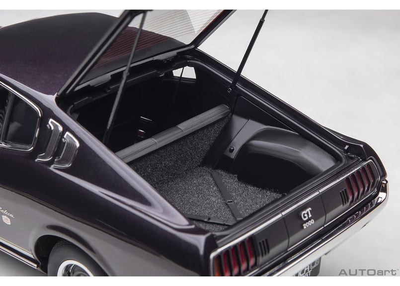 AUTOart 1/18 トヨタ セリカ リフトバック 2000GT (RA25) 1973 AUTOart 1/18 トヨタ セリカ リフトバック 2000GT (RA25) 1973