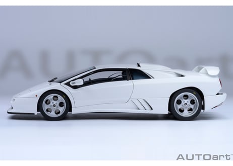 AUTOart 1/18　ランボルギーニ ディアブロ SE30 イオタ （ホワイト）　79145