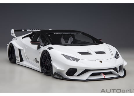AUTOart 1/18　 リバティーウォーク LB‐シルエット ワークス ランボルギーニ ウラカン GT （ホワイト）　79125