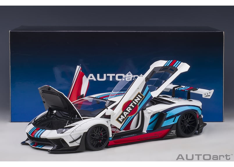 AUTOart 1/18 ランボルギーニ アヴェンタドール マルティニカラー