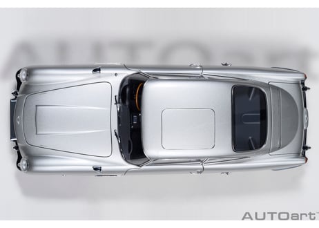 AUTOart 1/18　アストンマーチン DB5 「007／ゴールドフィンガー」 ボンドカー　70296
