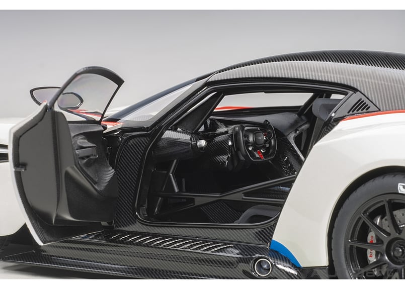 AUTOart 1/18 アストンマーチン ヴァルカン (メタリック AUTOart 1/18 アストンマーチン ヴァルカン (メタリック