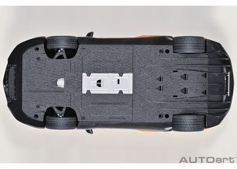 AUTOart 1/18 ランボルギーニ アヴェンタドール SVJ (パール AUTOart 1/18 ランボルギーニ アヴェンタドール SVJ (パール