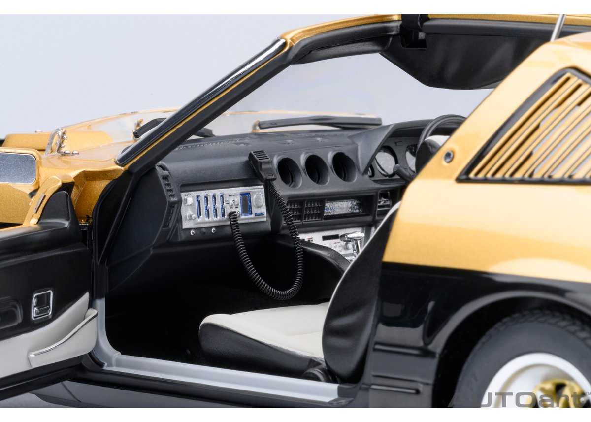 AUTOart 1/18 日産 フェアレディ 280Z 「西部警察」 スーパーZ AUTOart 1/18 日産 フェアレディ 280Z 「西部警察」 スーパーZ
