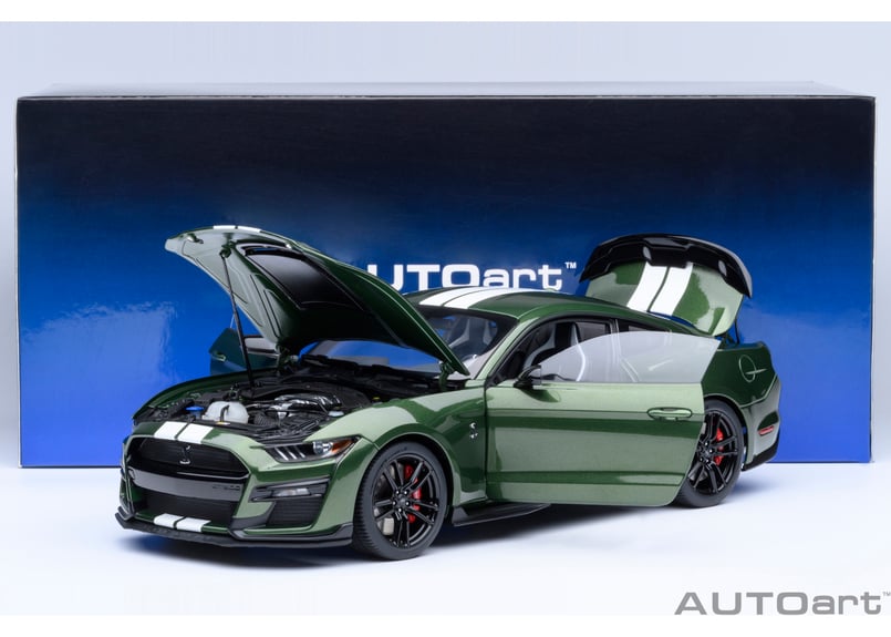 グリーンライト　ブリット仕様　フォード　マスタング　GT 1/18 Amazon | グリーンライト モデルカー 1/18 ハイランドグリーン