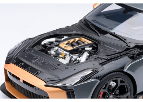 AUTOart 1/18　NISSAN GT-R50 by ITALDESIGN （グレー／ゴールド）　77510