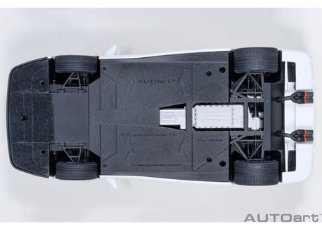 AUTOart 1/18　ランボルギーニ ディアブロ SE30 イオタ （ホワイト）　79145