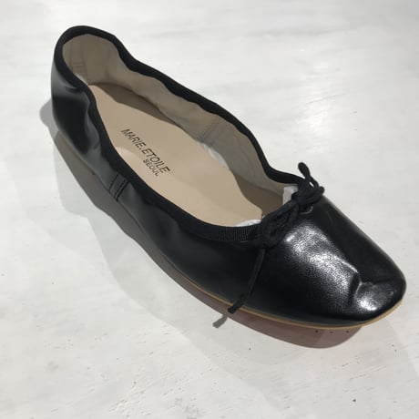 バレエシューズ