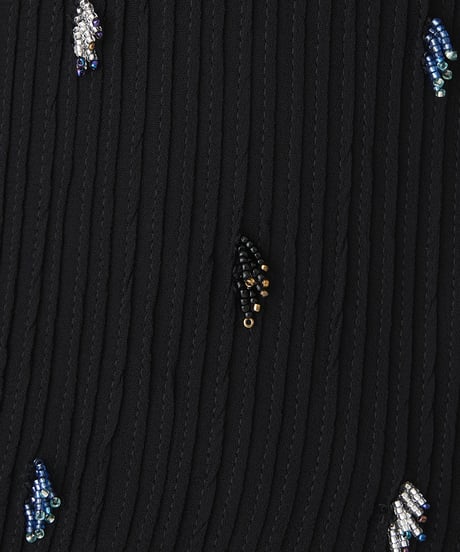 PIN TUCK×BEADS　EMBROIDERY VEST