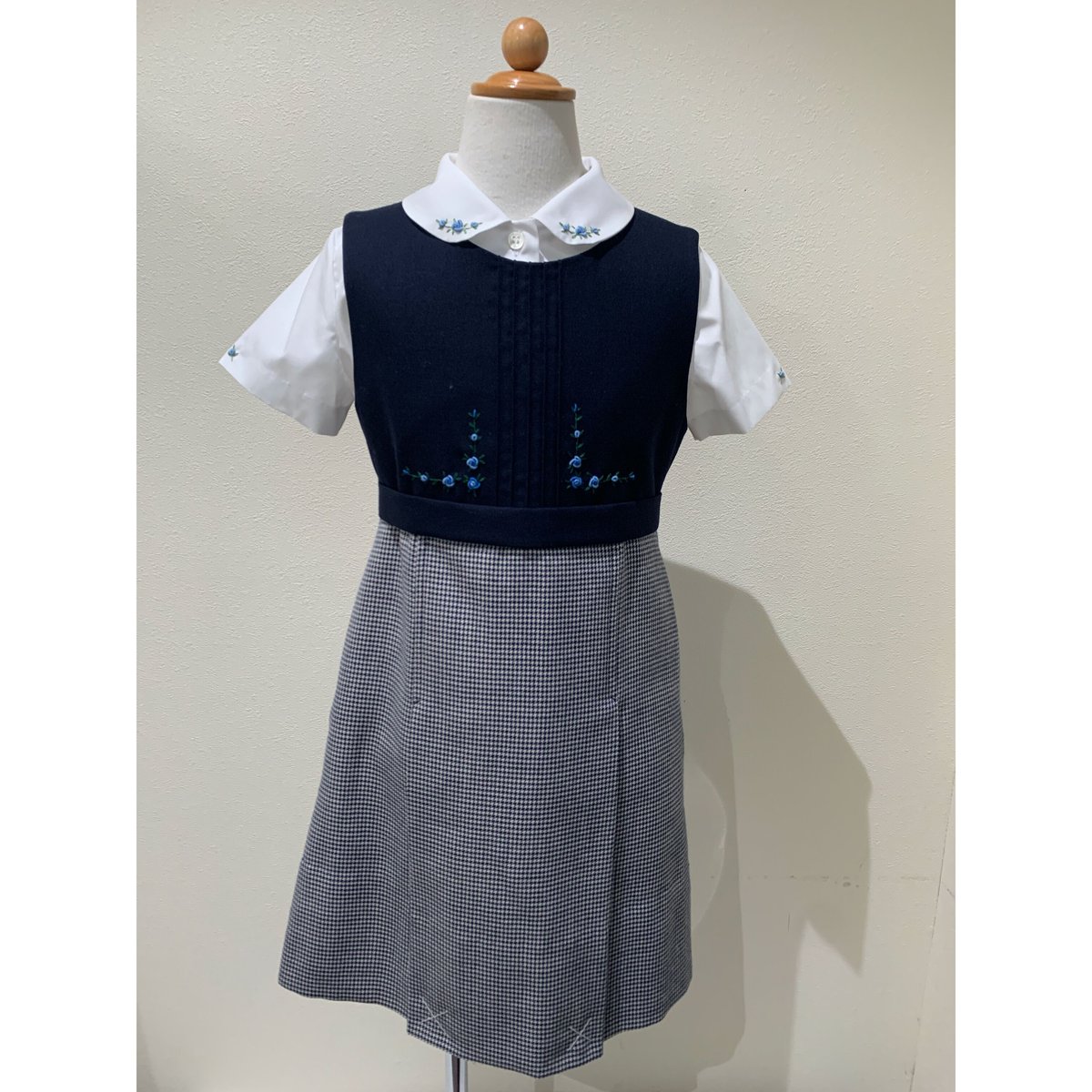 七里久美子　バラ刺繍　ジャンパースカート　ブラウスセット ジャンパースカート＆ブラウス セット 紺x紺白千鳥 L字つたバラ 120